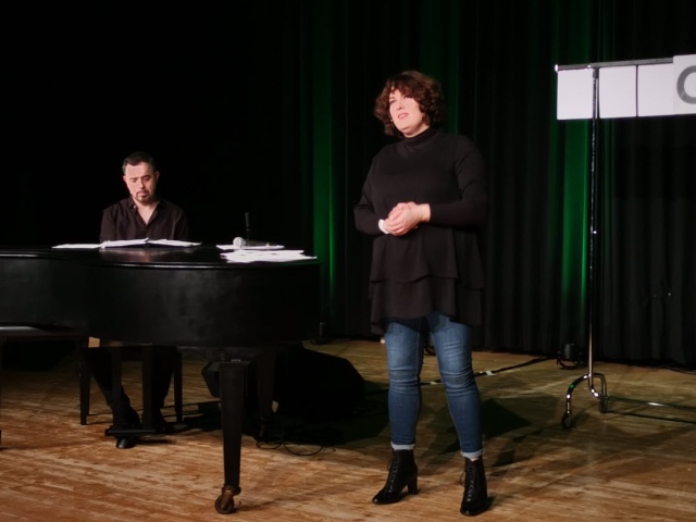 Wortakrobatik mit musikalischen "Nebennoten" vom Flügel: Patti Basler und Philippe Kuhn bieten Unterhaltung pur.
(Photo: Dominik Pfoster)