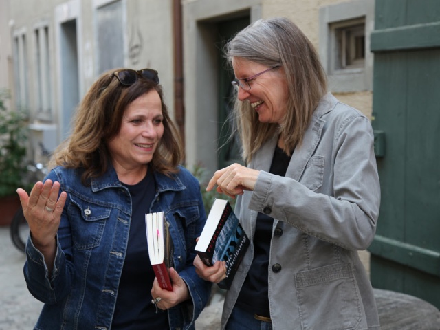 Die Crime Ladies Petra Ivanov und Gabriela Kaspersky 