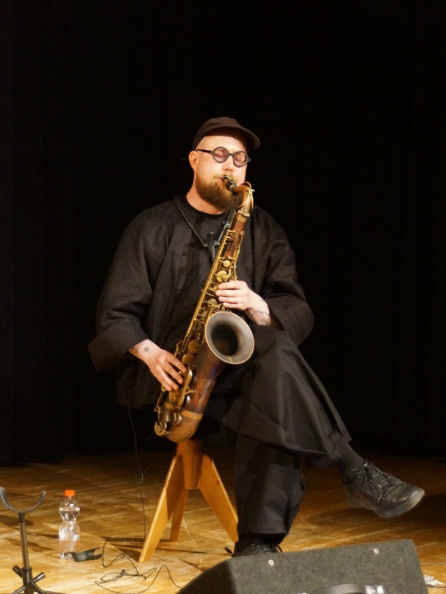 Simon Spiess untermalte Lenz