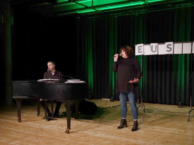 Philippe Kuhn und Patti Basler bieten auch Musikalisches.
(Photo: Dominik Pfoster)